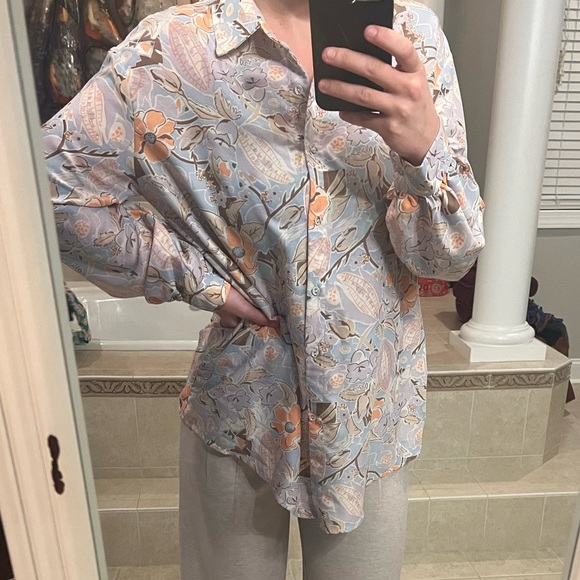 Kittenish L/S Button Down Blouse - Picture 4 of 13